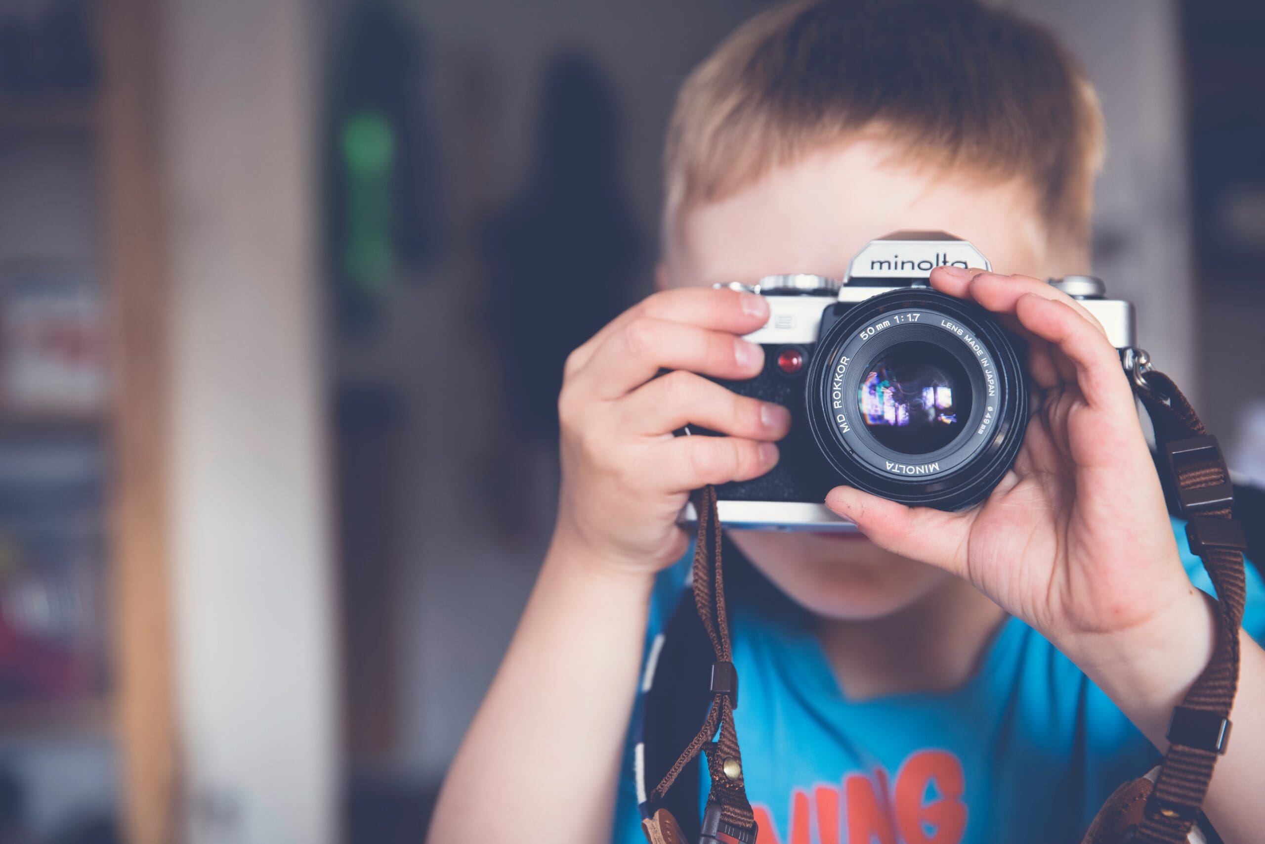 boy taking pictures school picture tips